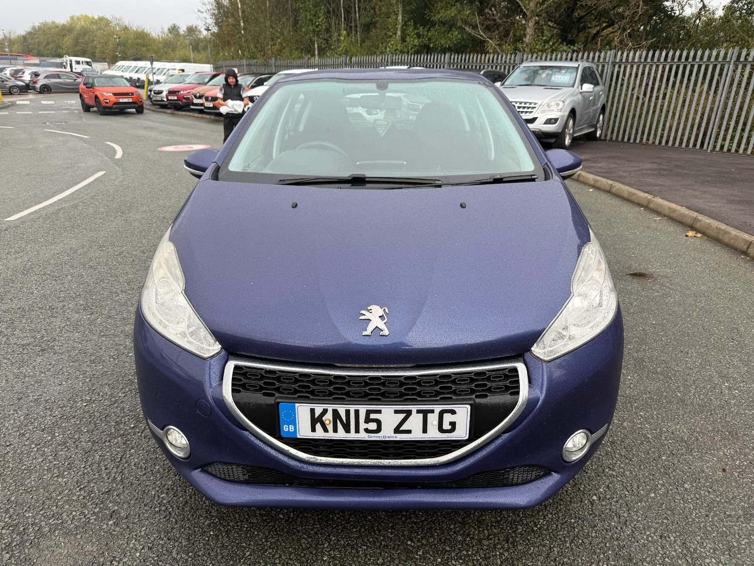 Used Peugeot 208 2015 for sale - 76330850: Photo 8