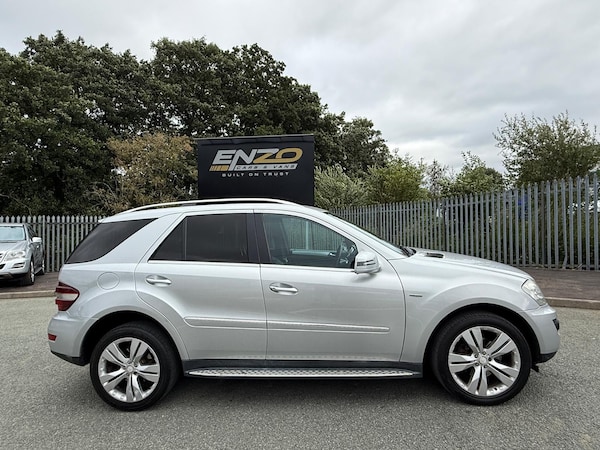 Used Mercedes-Benz M Class 2011 for sale - 75726624: Photo 2