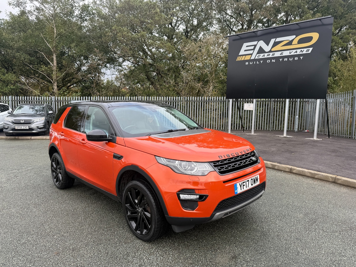 Used Land Rover Discovery Sport 2017 for sale - 76383220: Photo 1