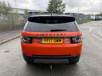 Used Land Rover Discovery Sport 2017 for sale - 76383220: Photo