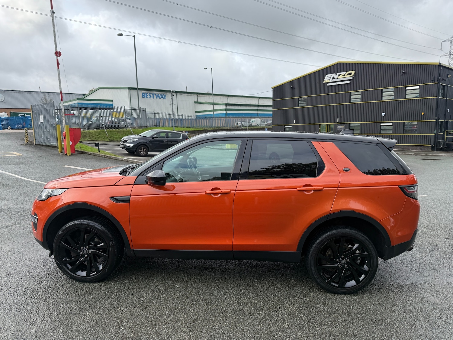 Used Land Rover Discovery Sport 2017 for sale - 76383220: Photo 6