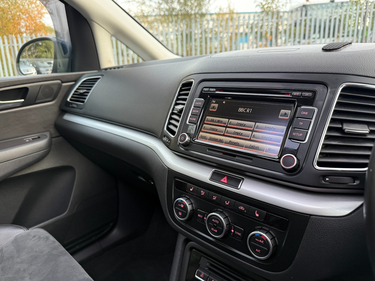 Used Volkswagen Sharan 2013 for sale - 76504655: Photo 30