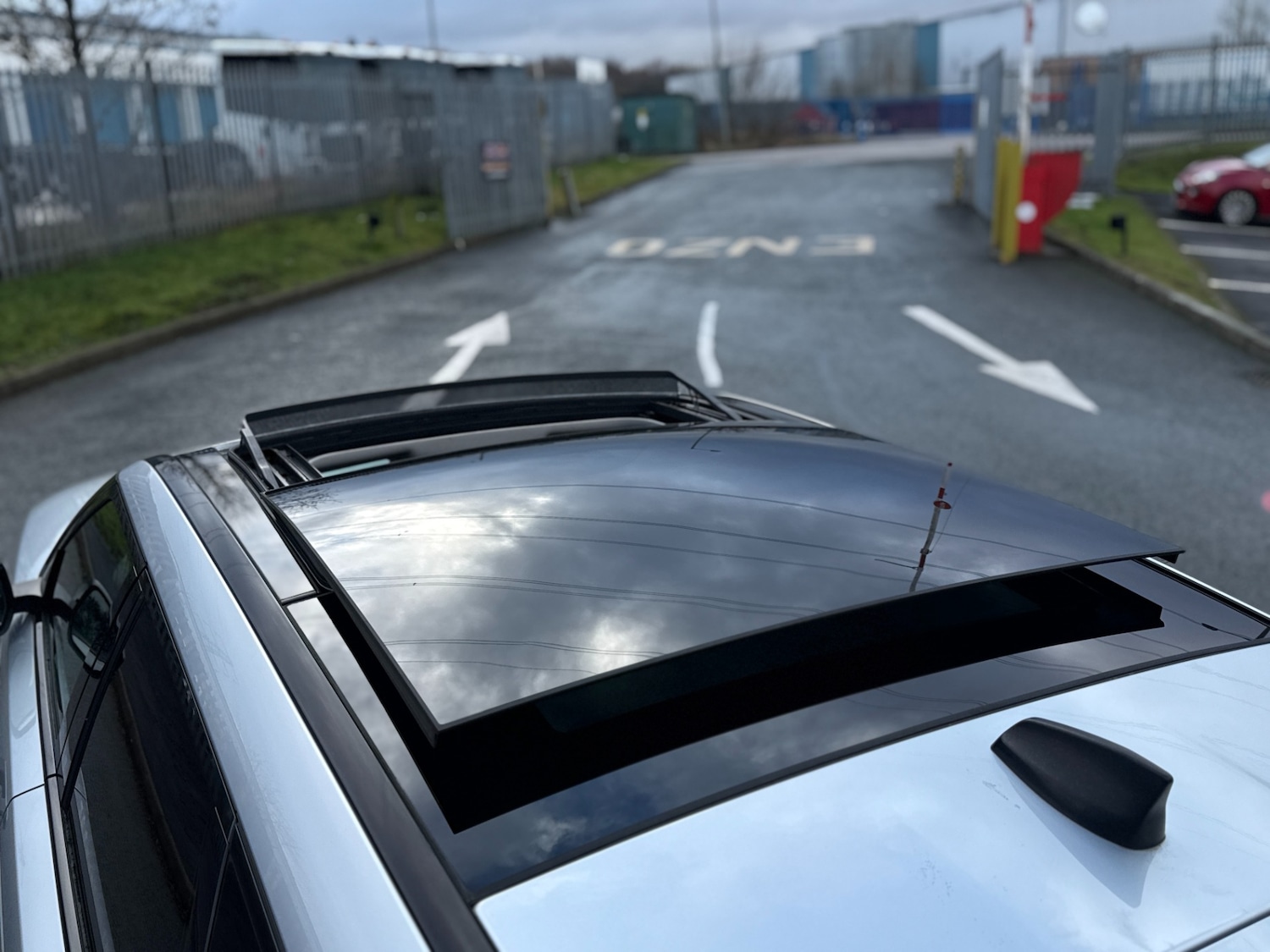 Used Land Rover Range Rover Velar 2017 for sale - 77324530: Photo 18