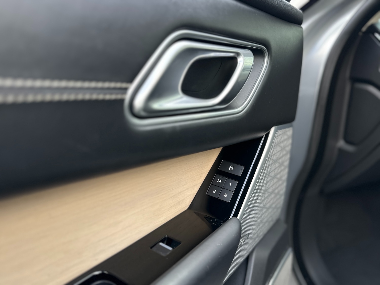 Used Land Rover Range Rover Velar 2017 for sale - 77324530: Photo 22