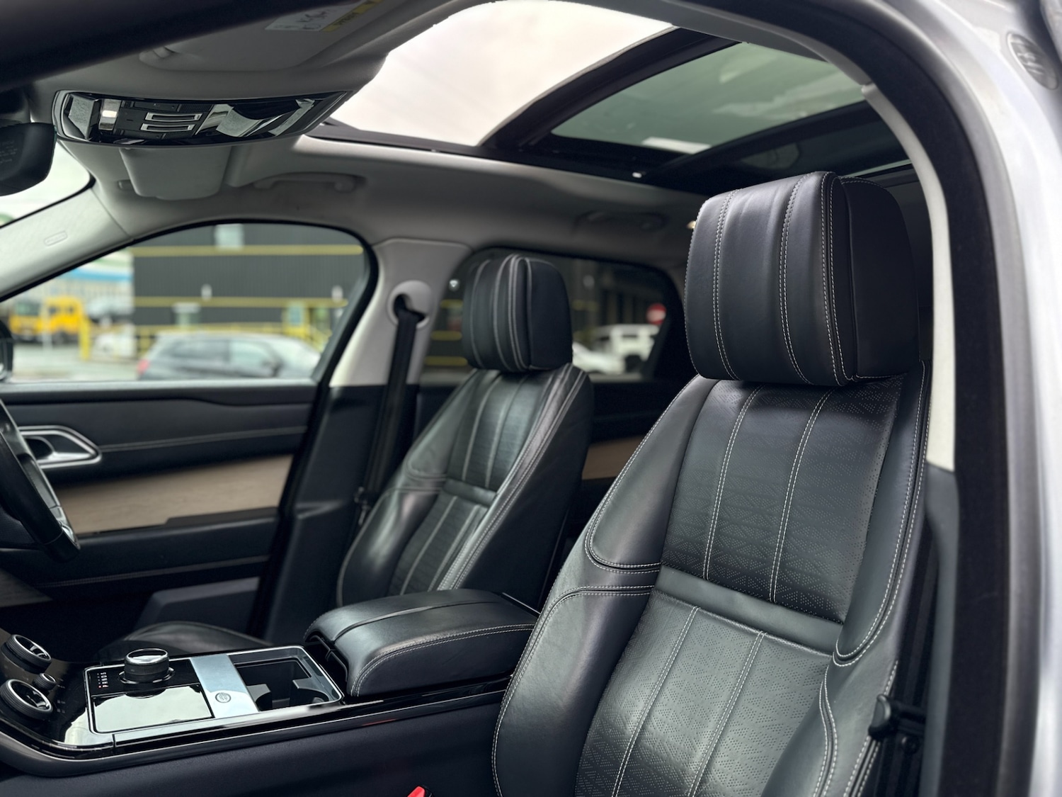 Used Land Rover Range Rover Velar 2017 for sale - 77324530: Photo 23