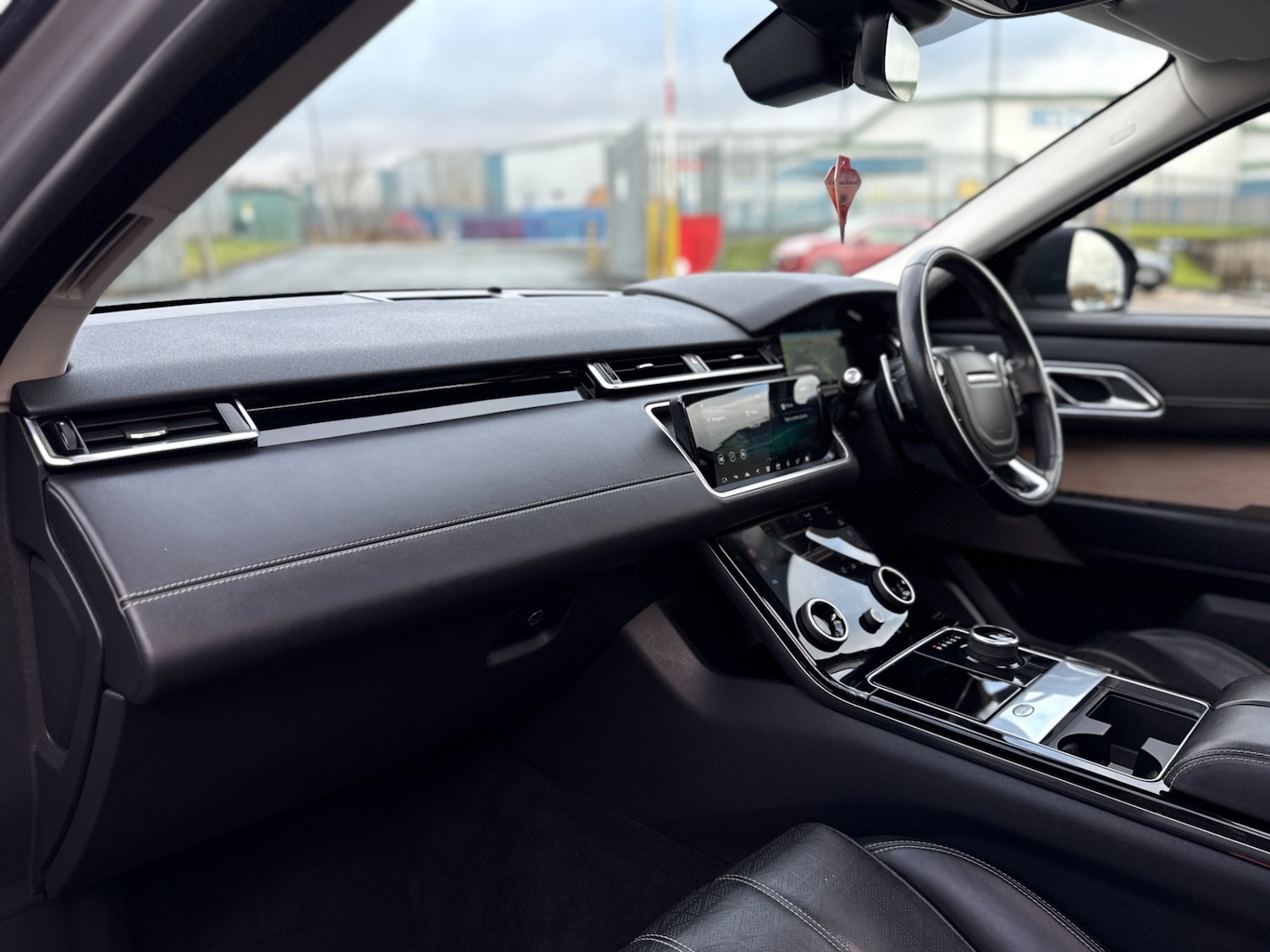 Used Land Rover Range Rover Velar 2017 for sale - 77324530: Photo 25