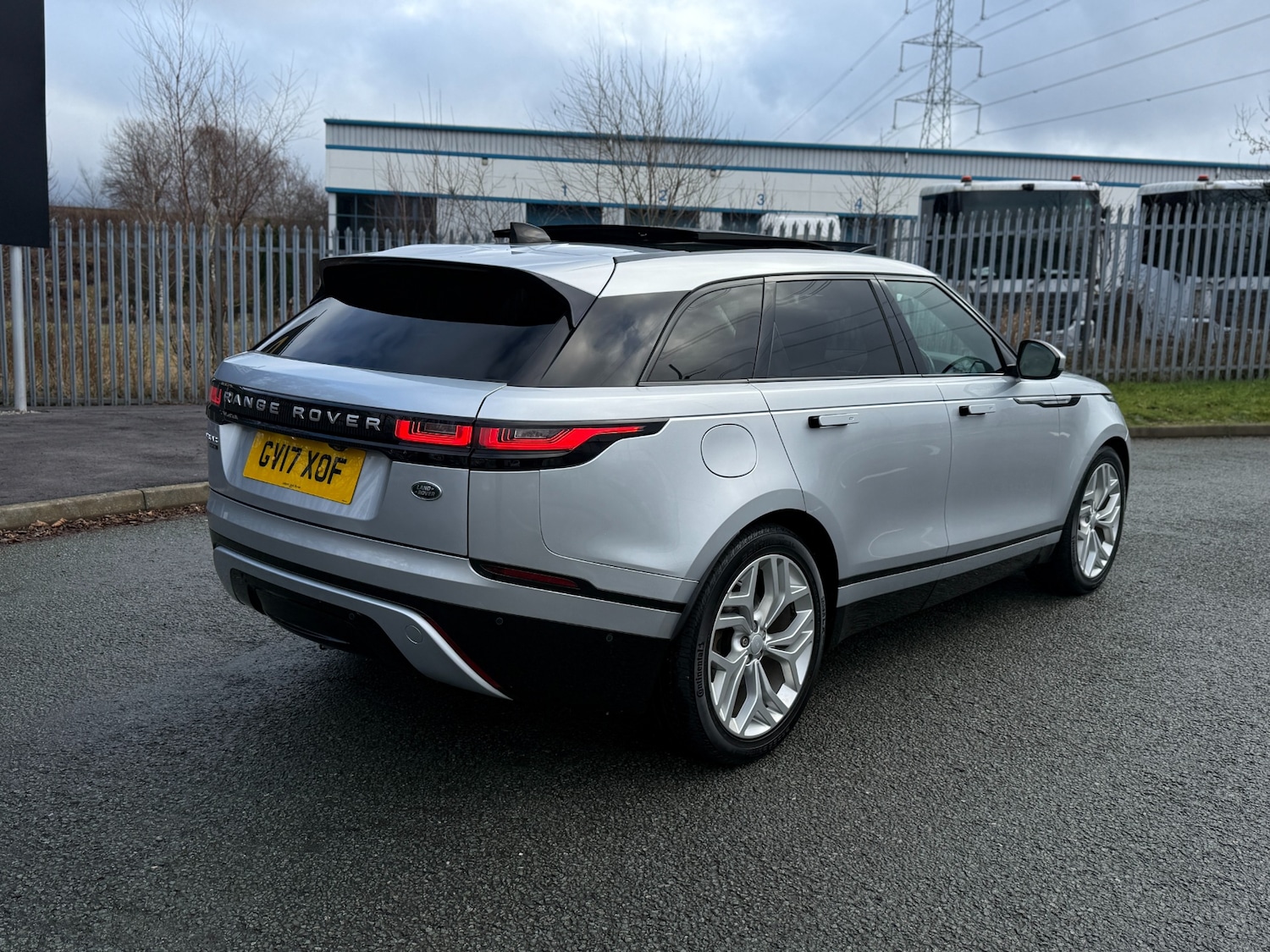 Used Land Rover Range Rover Velar 2017 for sale - 77324530: Photo 3