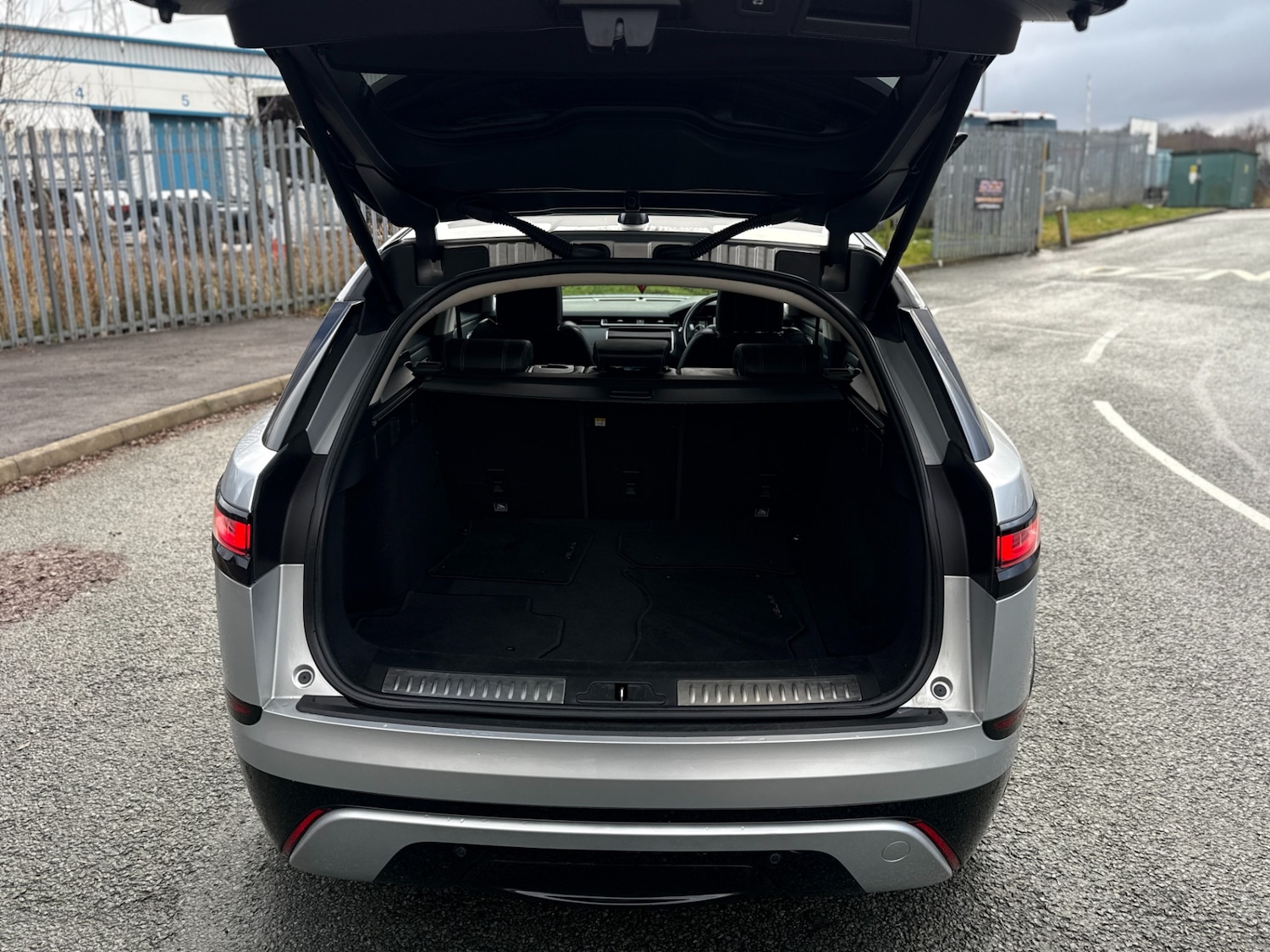 Used Land Rover Range Rover Velar 2017 for sale - 77324530: Photo 32