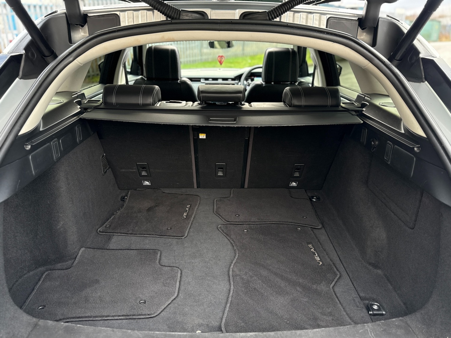 Used Land Rover Range Rover Velar 2017 for sale - 77324530: Photo 33