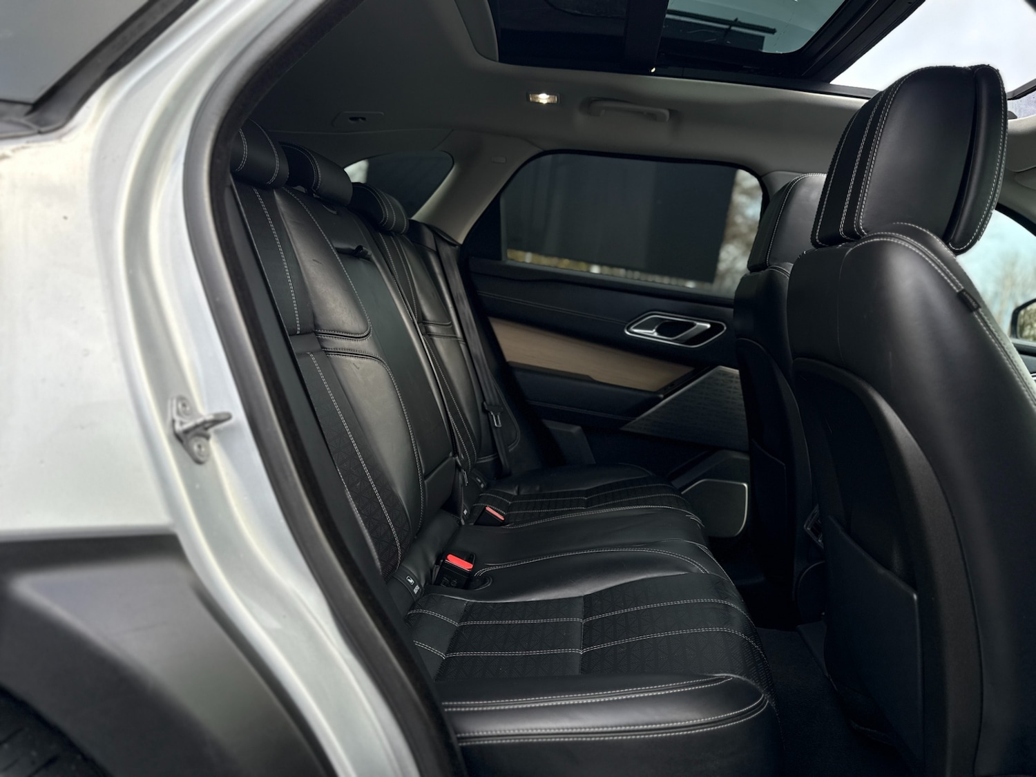 Used Land Rover Range Rover Velar 2017 for sale - 77324530: Photo 35