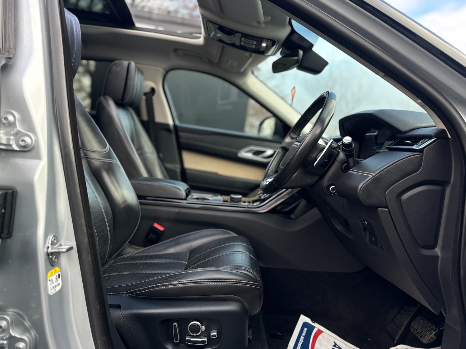 Used Land Rover Range Rover Velar 2017 for sale - 77324530: Photo 43