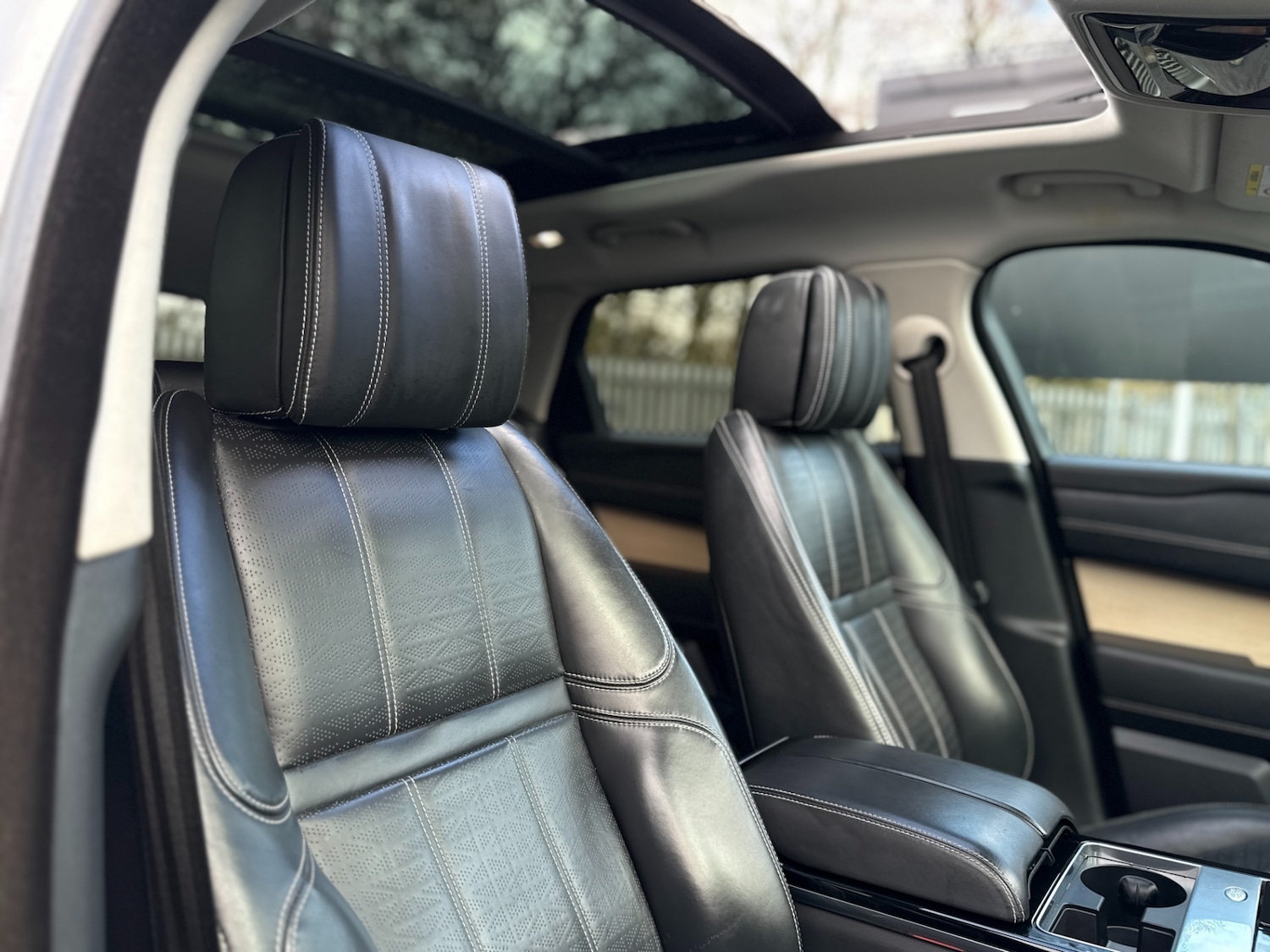 Used Land Rover Range Rover Velar 2017 for sale - 77324530: Photo 44