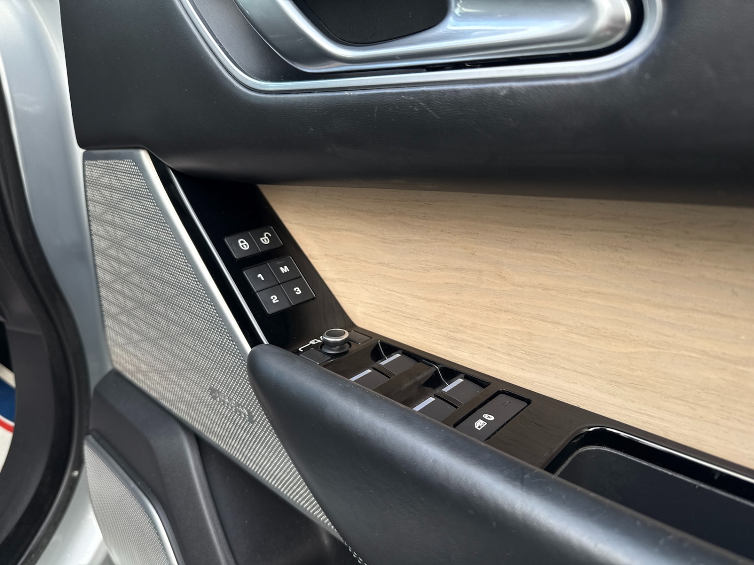 Used Land Rover Range Rover Velar 2017 for sale - 77324530: Photo 48