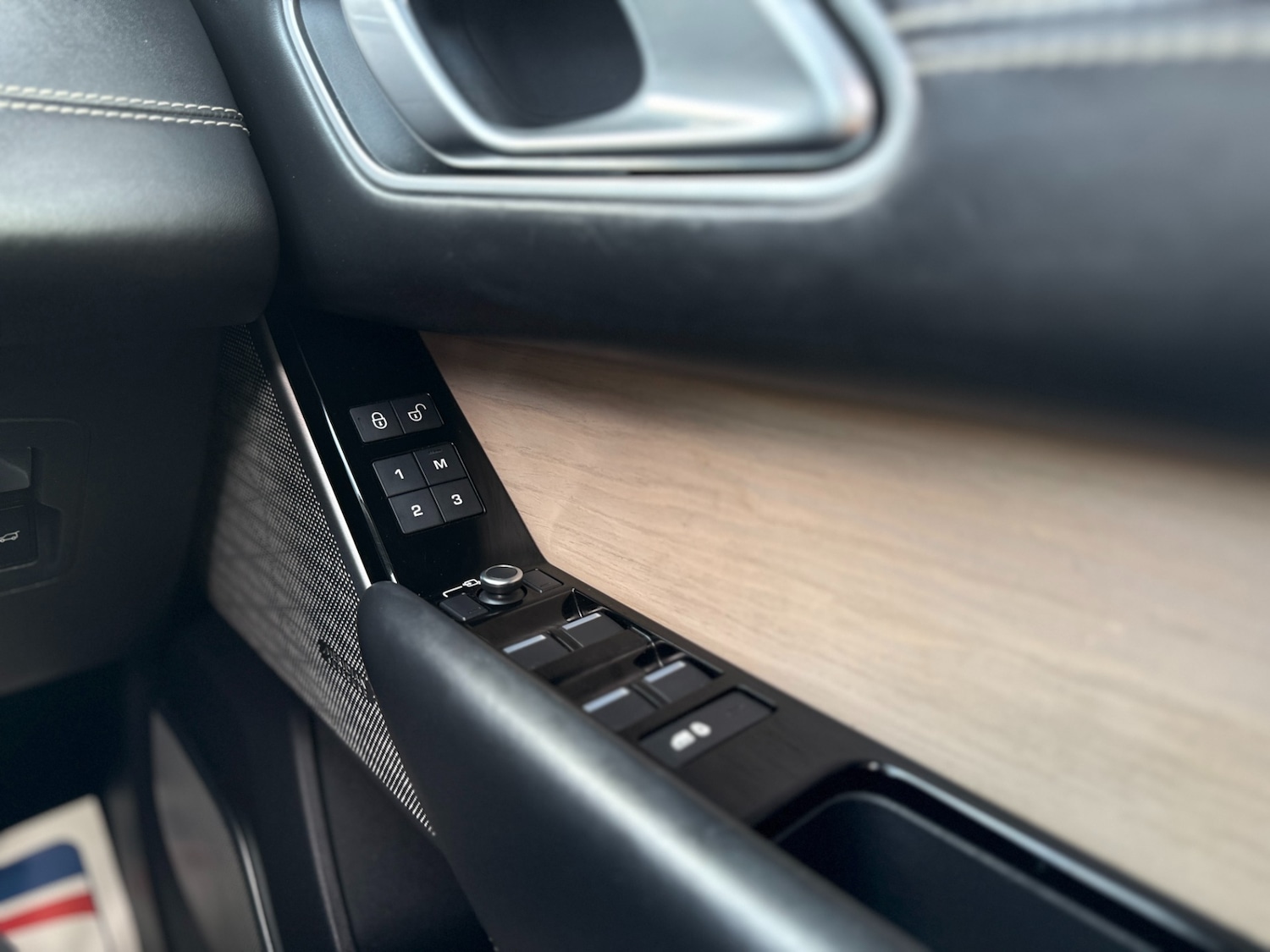 Used Land Rover Range Rover Velar 2017 for sale - 77324530: Photo 49