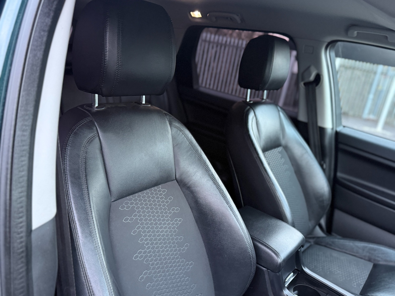 Used Land Rover Discovery Sport 2015 for sale - 77404705: Photo 25