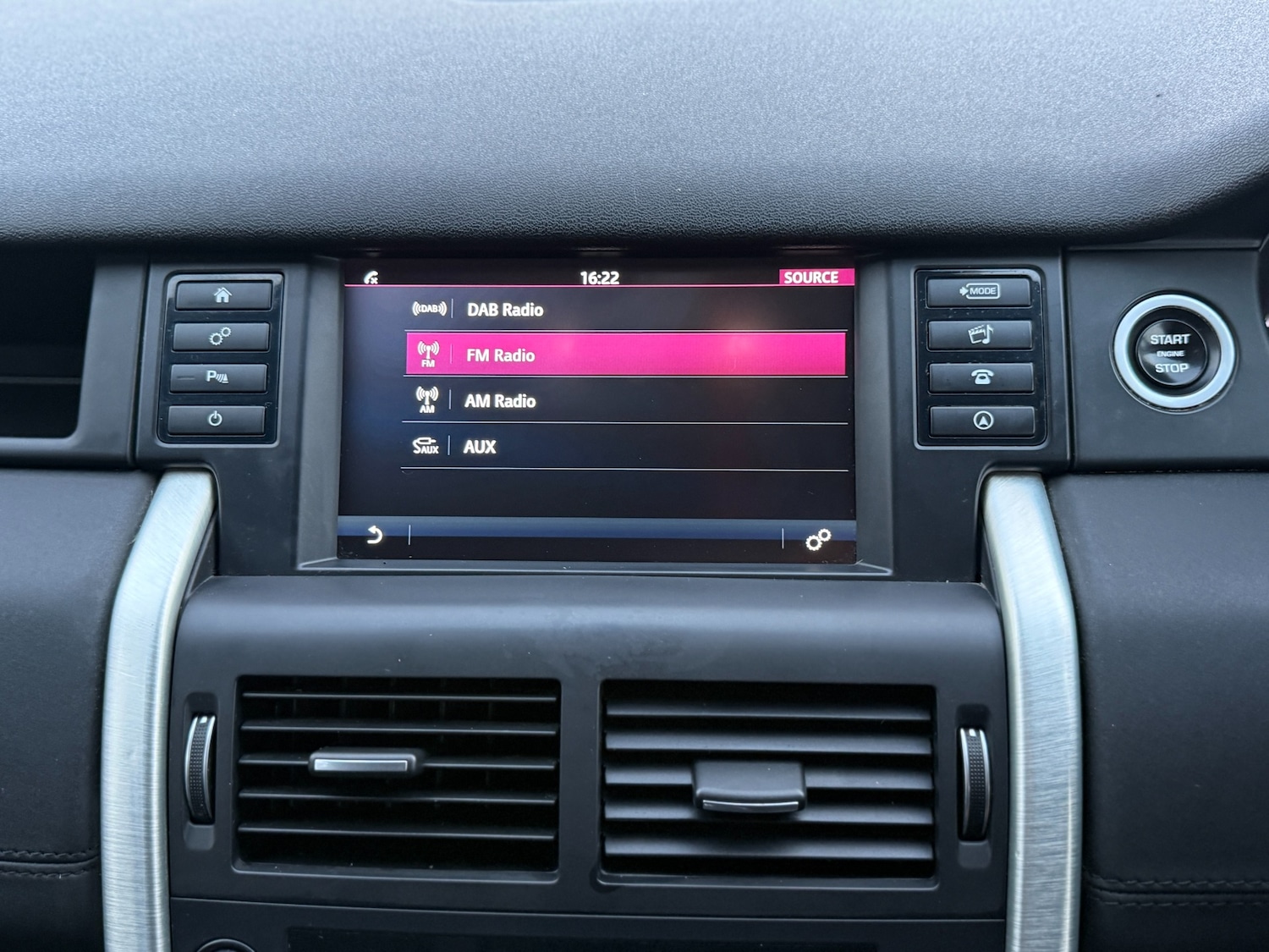 Used Land Rover Discovery Sport 2015 for sale - 77404705: Photo 31