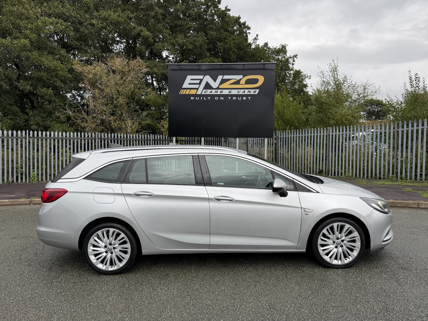 Used Vauxhall Astra 2016 for sale - 77271606: Photo 2