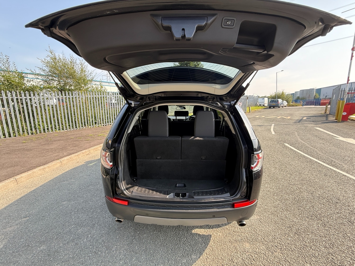 Used Land Rover Discovery Sport 2017 for sale - 76959750: Photo 11