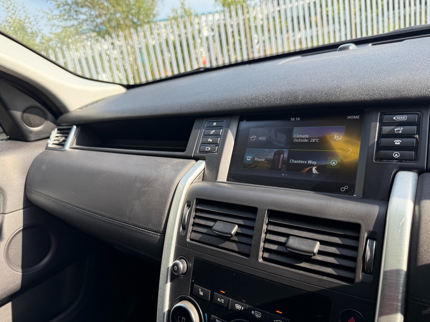 Used Land Rover Discovery Sport 2017 for sale - 76959750: Photo 30