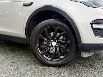 Used Land Rover Discovery Sport 2017 for sale - 78849634: Photo