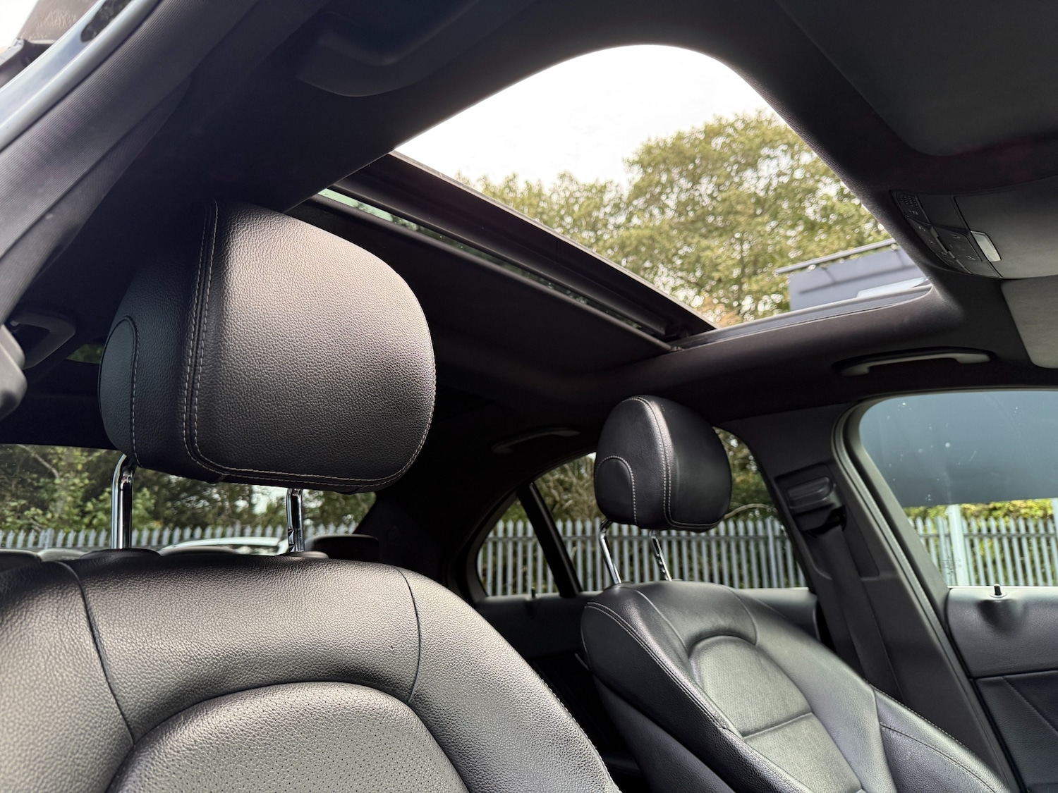 Used Mercedes-Benz C Class 2016 for sale - 77340325: Photo 17