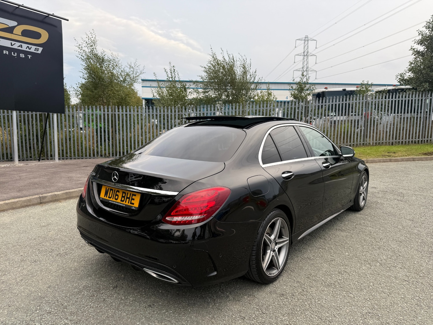 Used Mercedes-Benz C Class 2016 for sale - 77340325: Photo 3