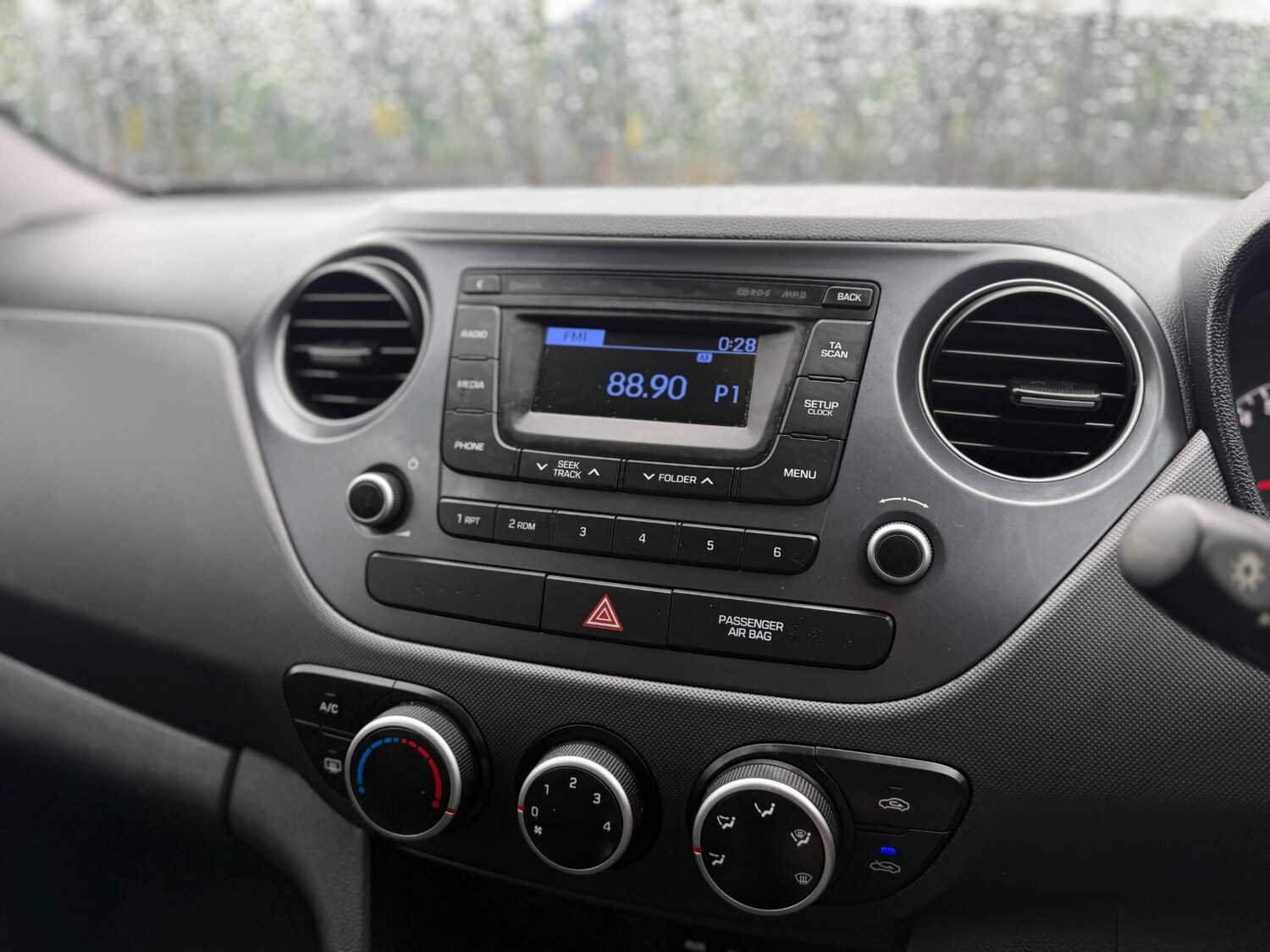 Used Hyundai i10 2018 for sale - 77901543: Photo 33