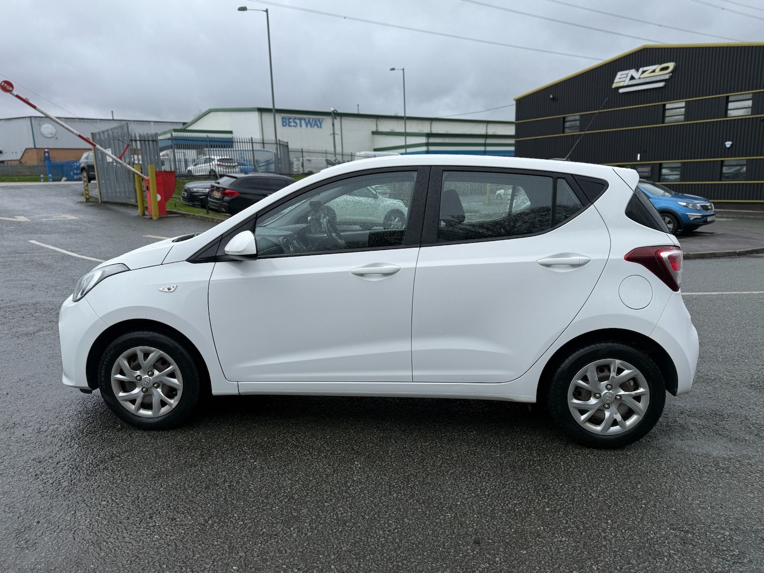 Used Hyundai i10 2018 for sale - 77901543: Photo 7