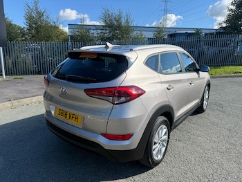 Used Hyundai TUCSON 2018 for sale - 76076320: Photo 3