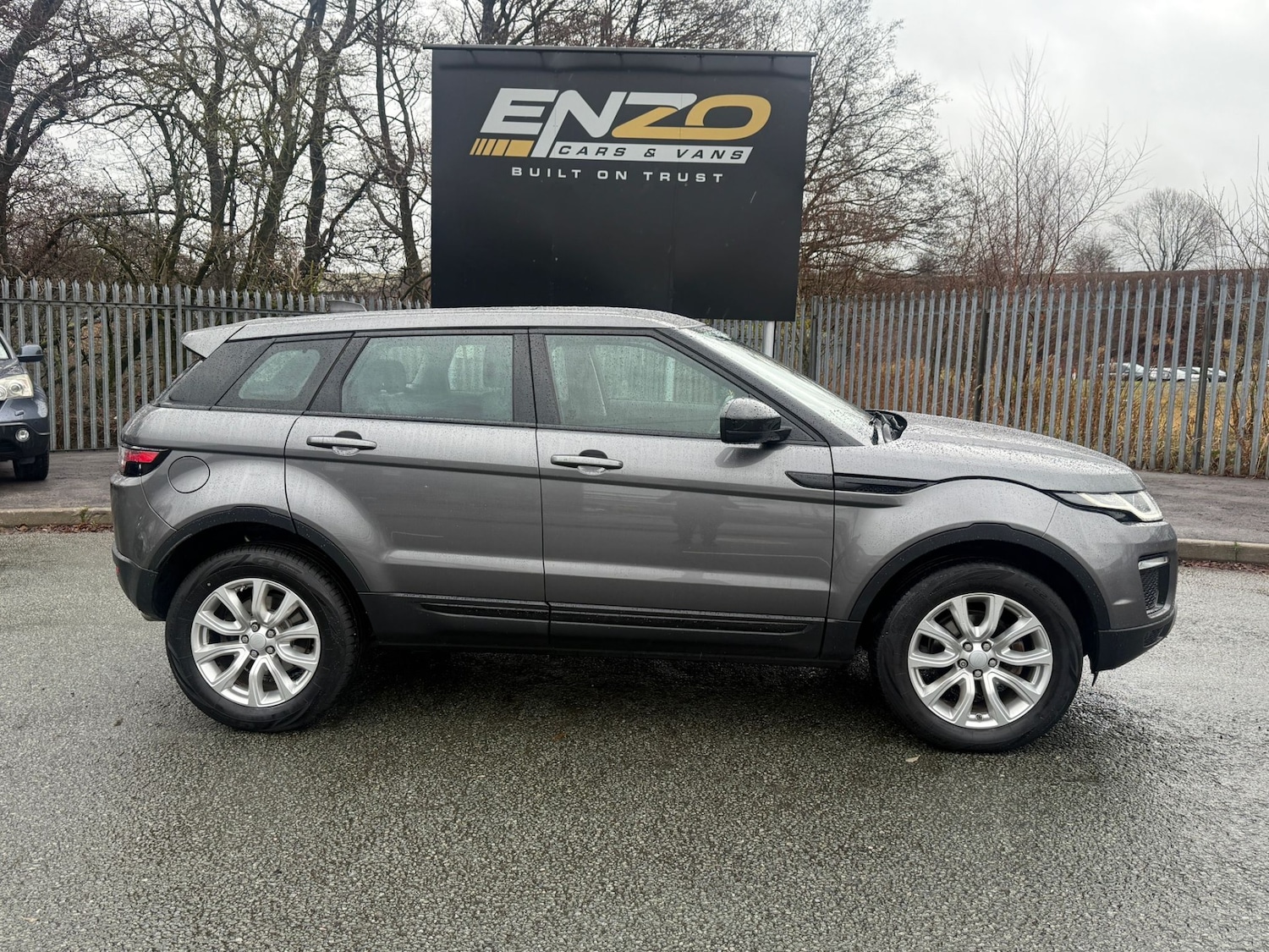 Used Land Rover Range Rover Evoque 2017 for sale - 77350395: Photo 2