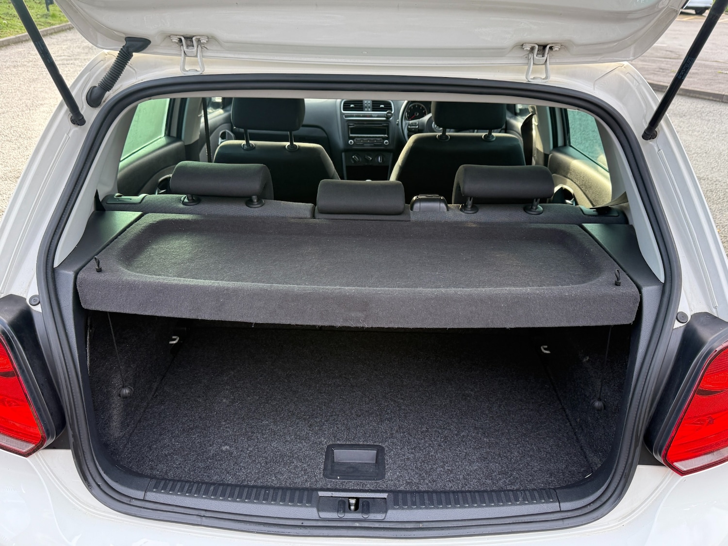 Used Volkswagen Polo 2014 for sale - 76932122: Photo 19