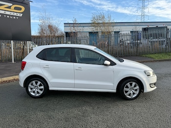 Used Volkswagen Polo 2014 for sale - 76932122: Photo