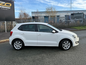 Used Volkswagen Polo 2014 for sale - 76932122: Photo