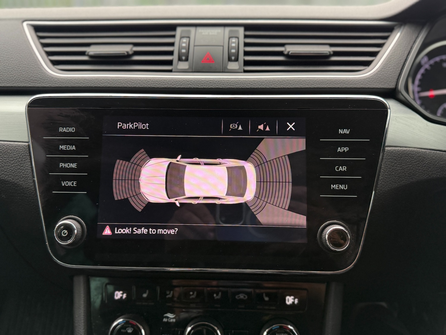 Used Skoda Superb 2018 for sale - 77973999: Photo 40