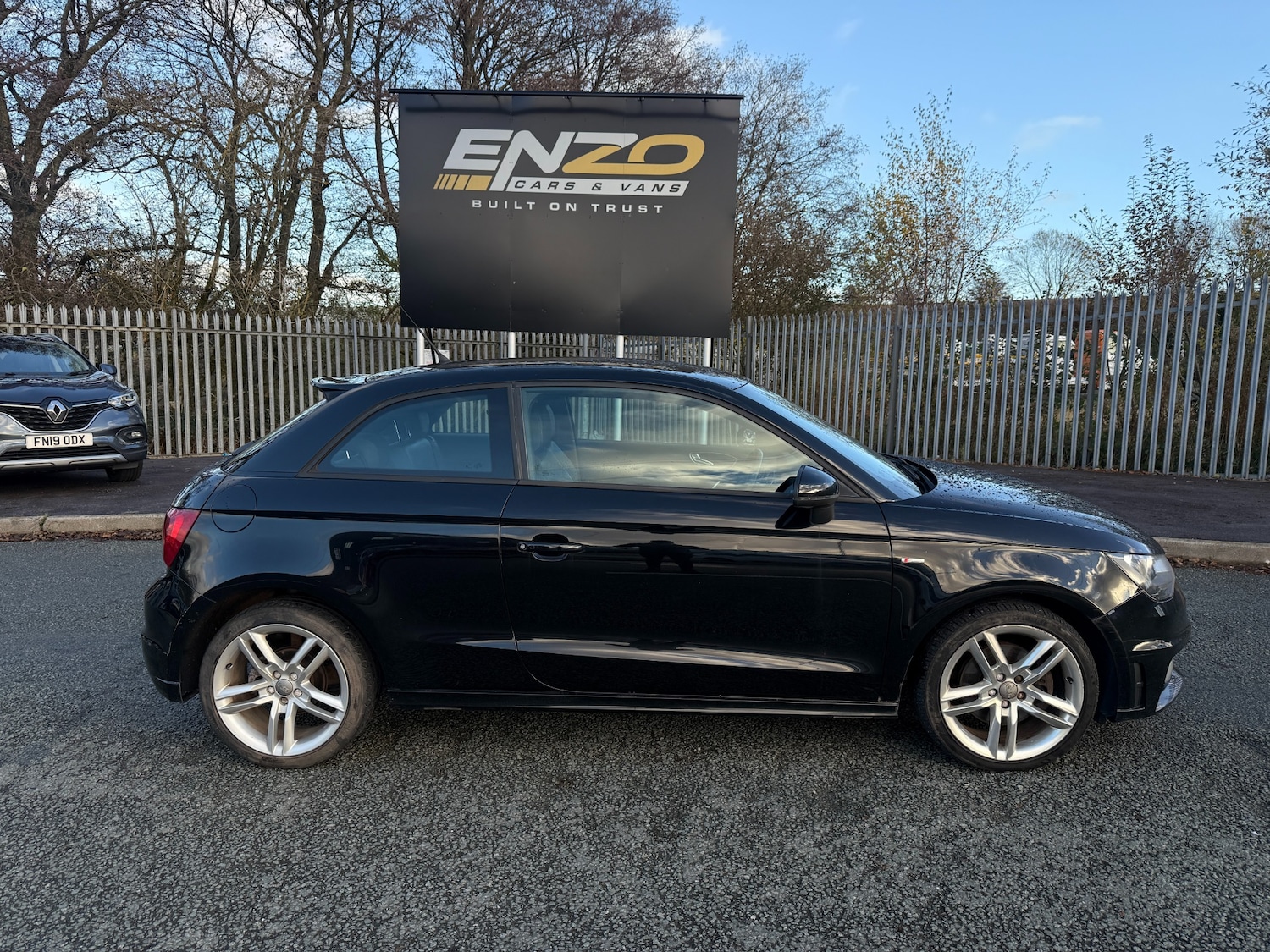 Used Audi A1 2012 for sale - 76757364: Photo 2
