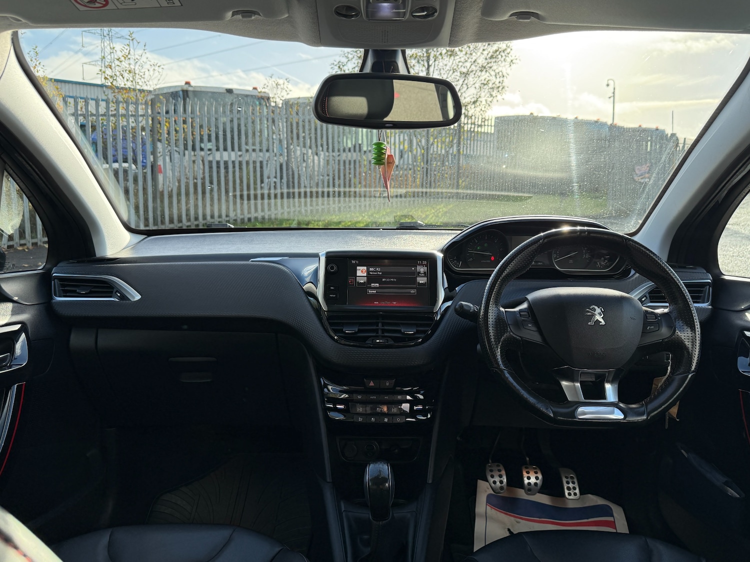 Used Peugeot 208 2016 for sale - 76578407: Photo 15