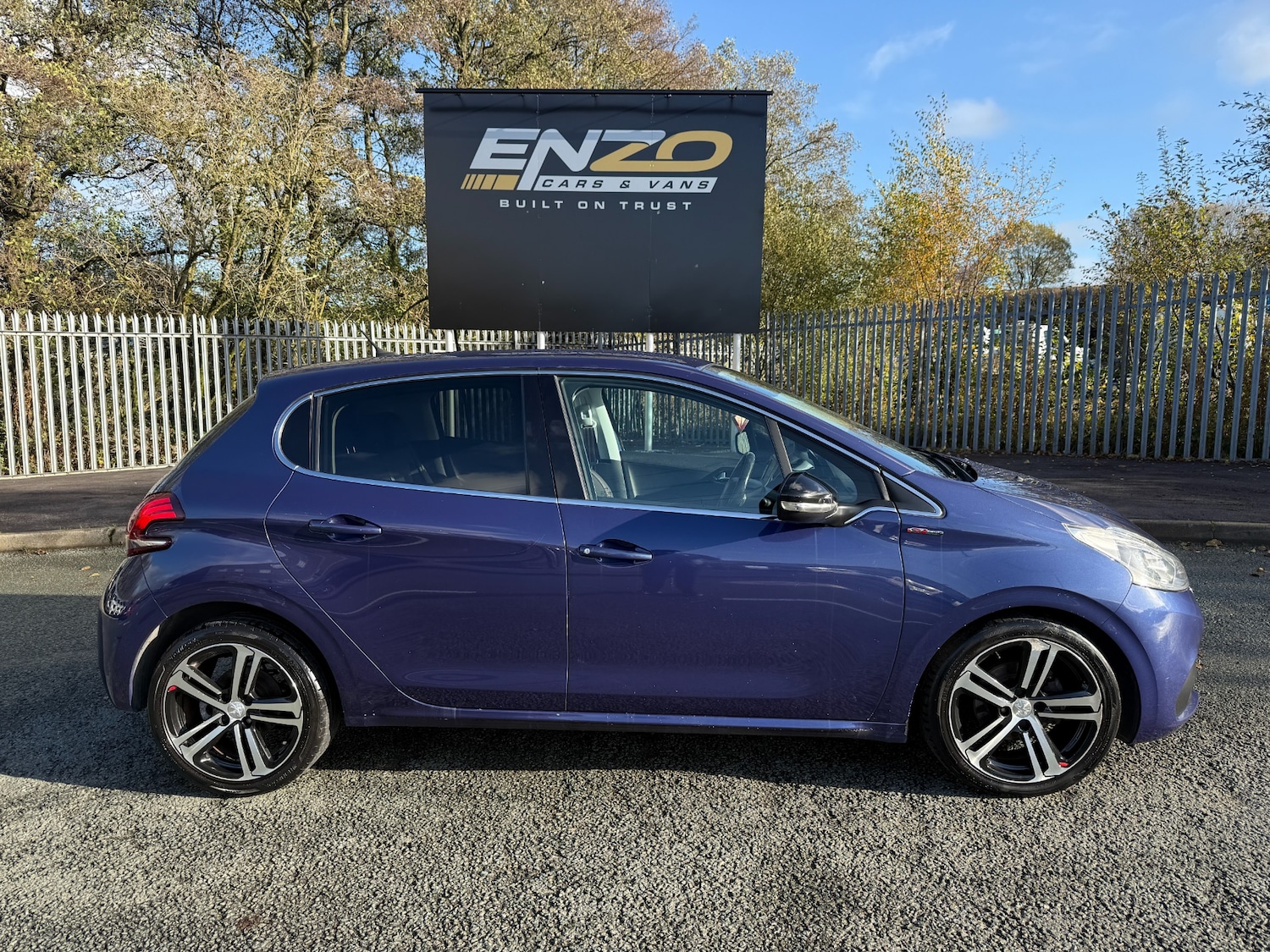 Used Peugeot 208 2016 for sale - 76578407: Photo 2