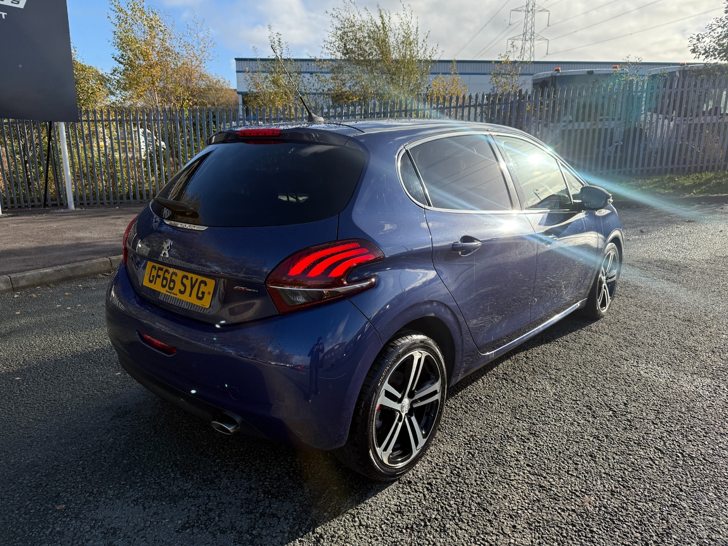 Used Peugeot 208 2016 for sale - 76578407: Photo 3