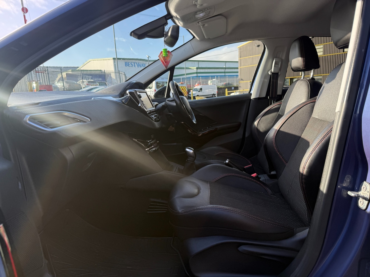 Used Peugeot 208 2016 for sale - 76578407: Photo 6