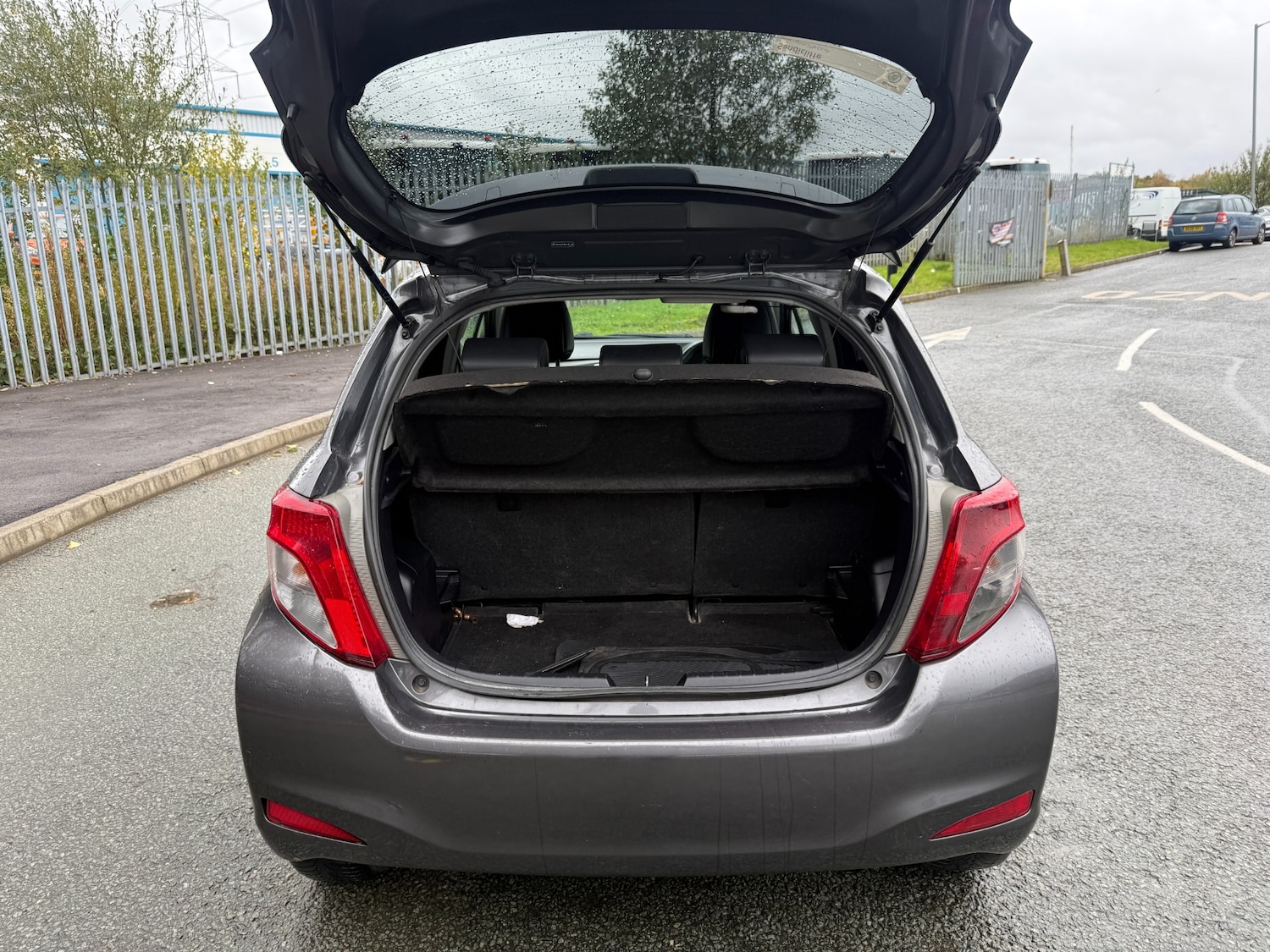 Used Toyota Yaris 2013 for sale - 76426856: Photo 11