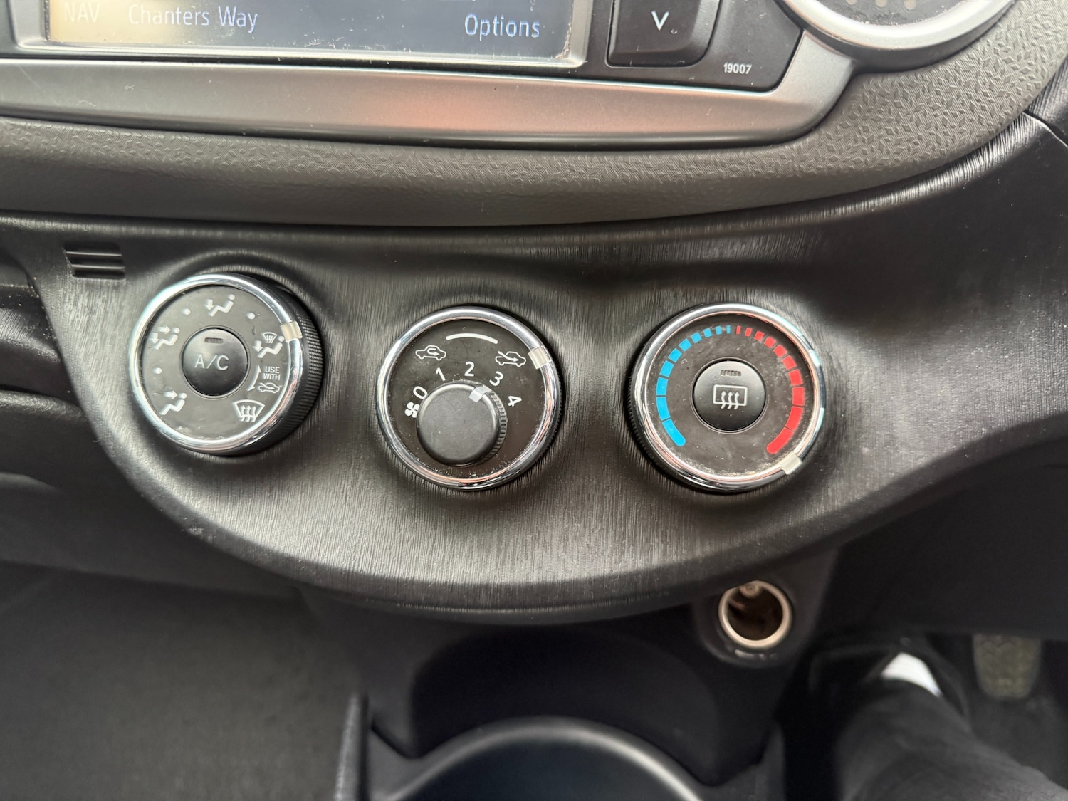 Used Toyota Yaris 2013 for sale - 76426856: Photo 23