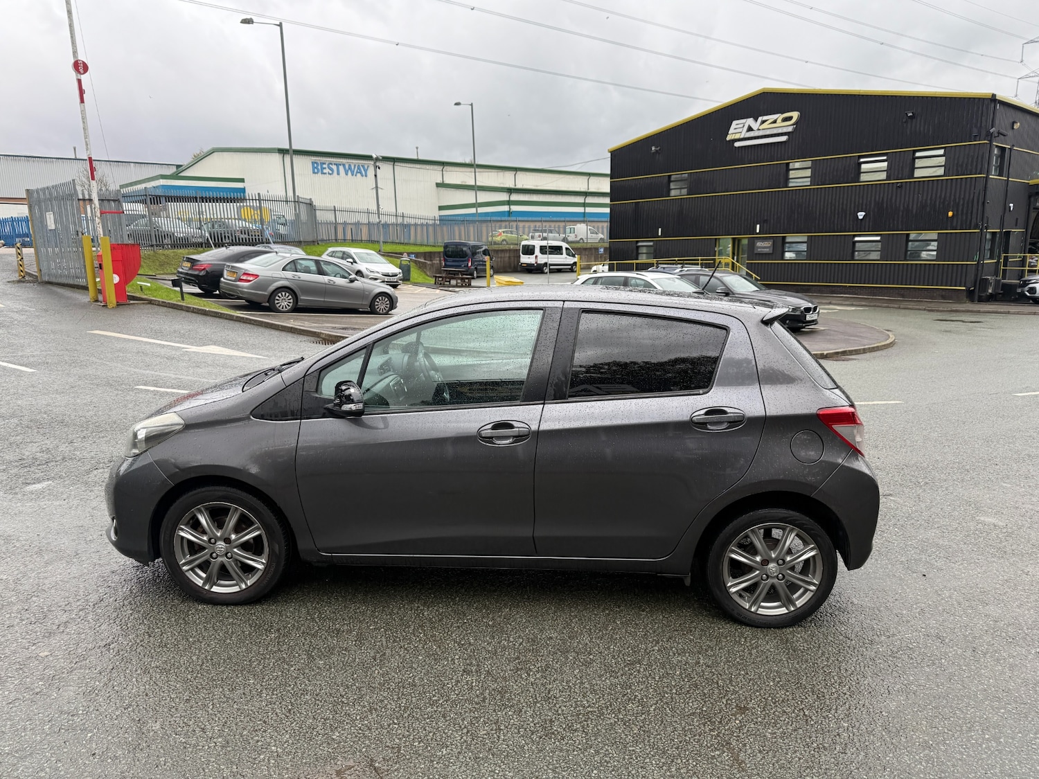 Used Toyota Yaris 2013 for sale - 76426856: Photo 6