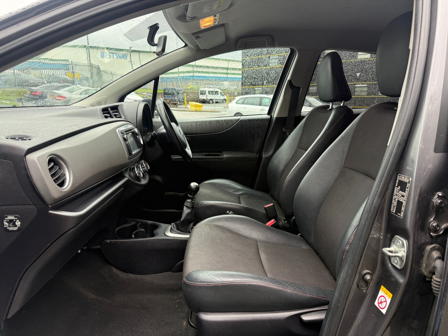 Used Toyota Yaris 2013 for sale - 76426856: Photo 9