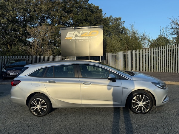 Used Vauxhall Astra 2018 for sale - 76196988: Photo 2