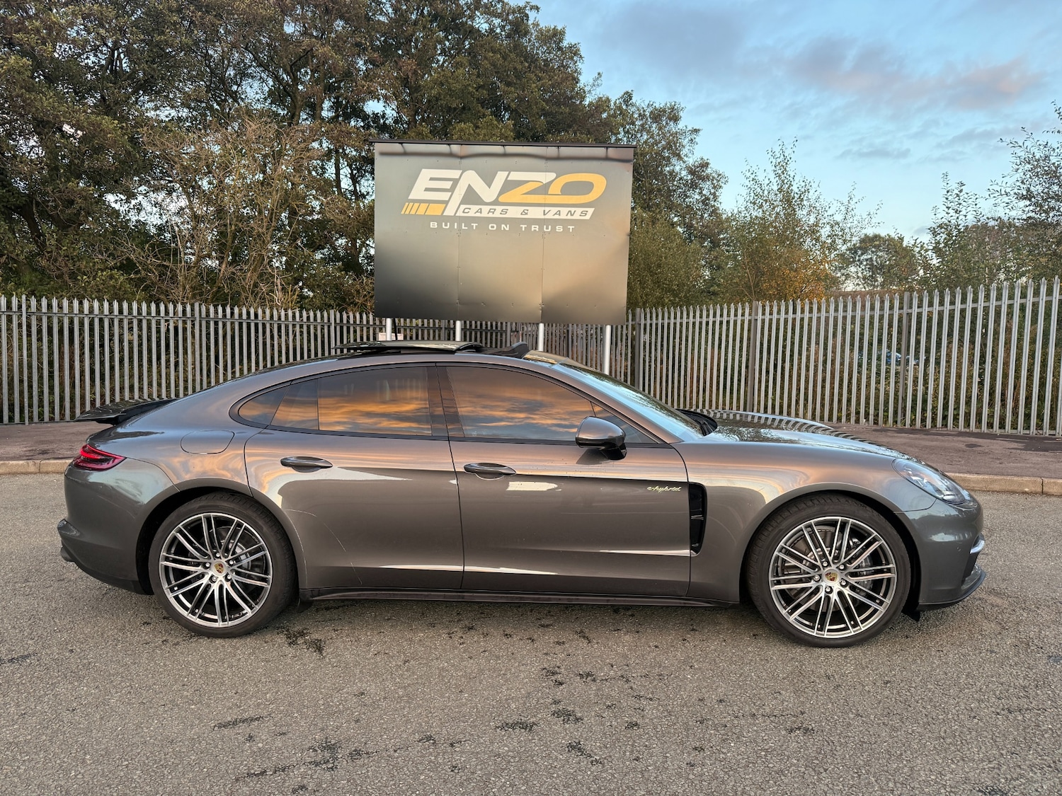 Used Porsche Panamera 2018 for sale - 76404986: Photo 2
