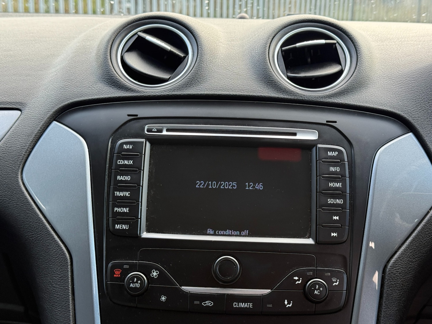 Used Ford Mondeo 2012 for sale - 76341451: Photo 14
