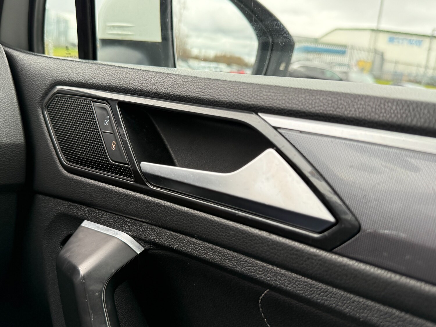 Used Volkswagen Tiguan 2016 for sale - 77529824: Photo 34