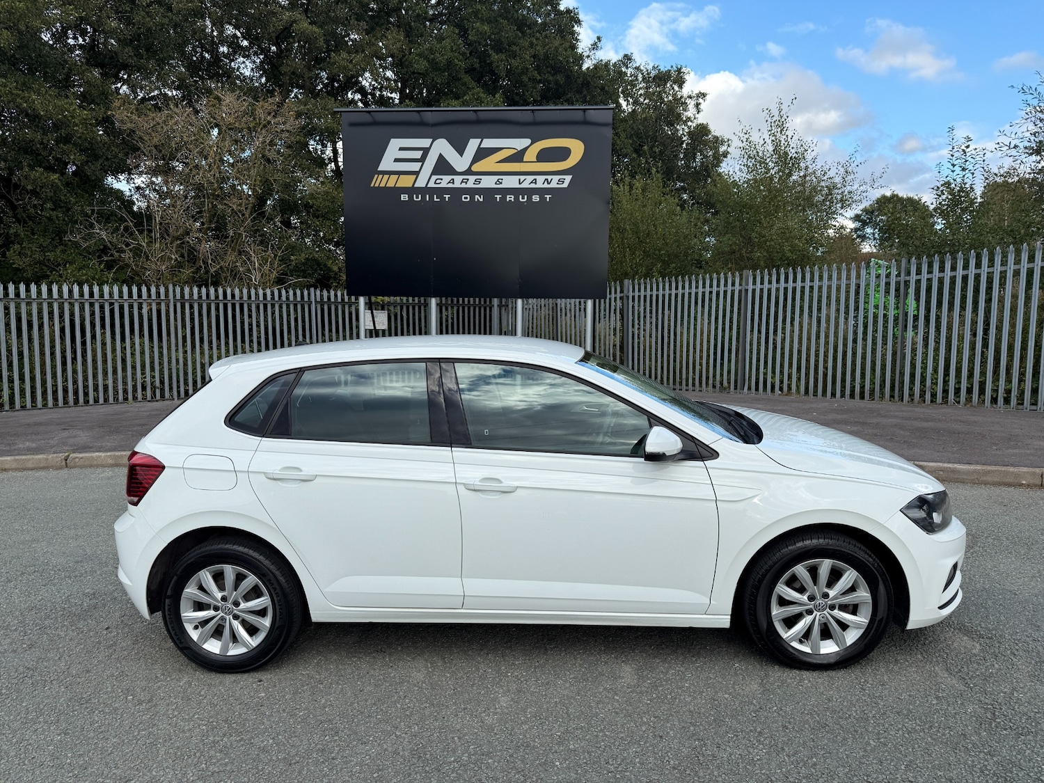 Used Volkswagen Polo 2018 for sale - 76116685: Photo 2