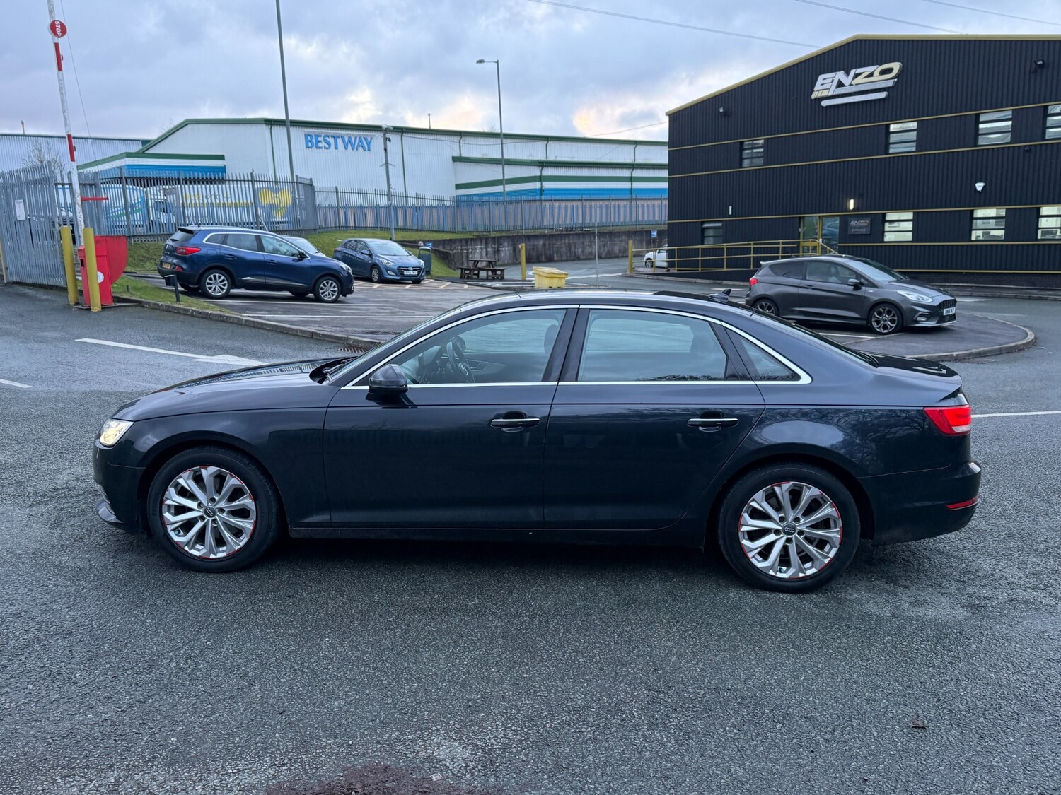 Used Audi A4 2017 for sale - 77568555: Photo 6