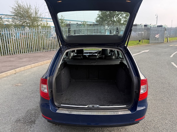 Used Skoda Superb 2015 for sale - 76252416: Photo 10